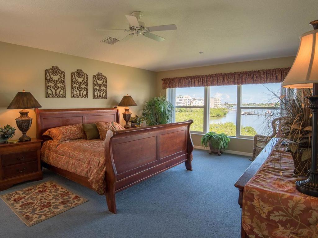 Gulf Retreat 2: Magnificent Water Views, Steps To Beach, None Cleaner, None Nicer! Clearwater Beach Esterno foto