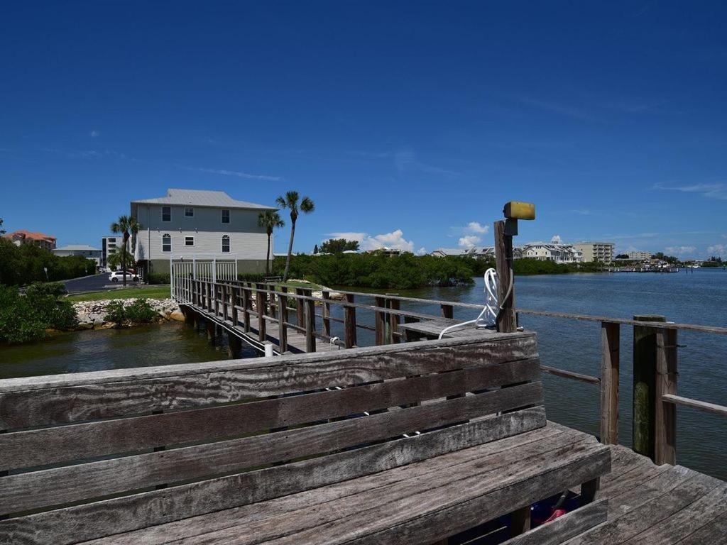 Gulf Retreat 2: Magnificent Water Views, Steps To Beach, None Cleaner, None Nicer! Clearwater Beach Esterno foto